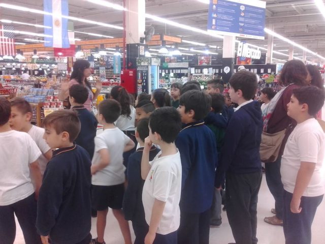 Visitamos Carrefour de Vte. López Visitamos Carrefour de Vte. López