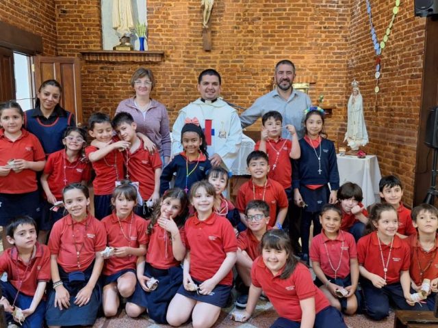 Entrega de los Rosarios en 2do de Nivel Primario